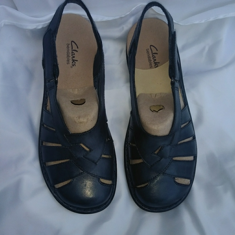 Clarks Bendables size 7m new